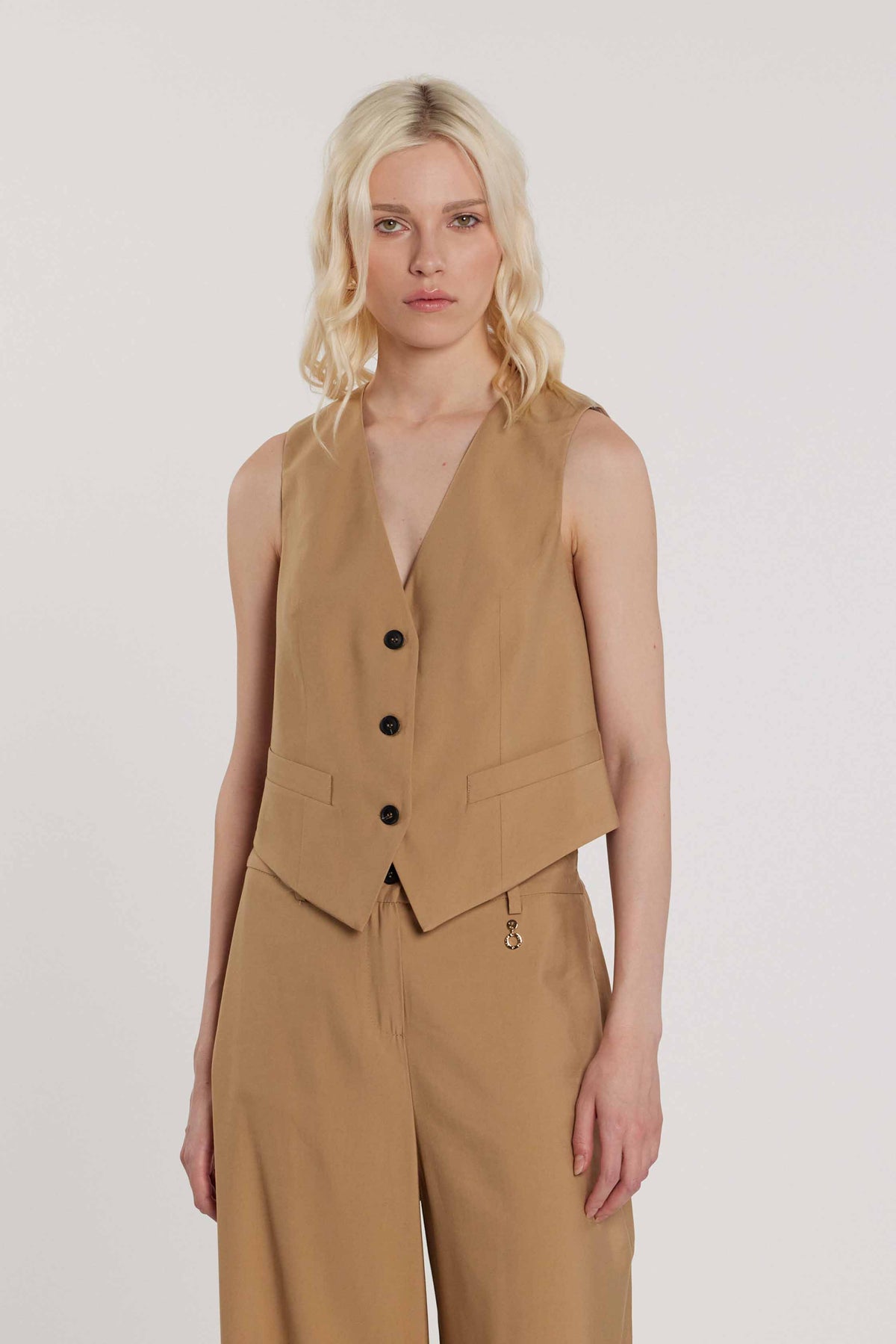Gilet DANIELI_P tre bottoni più tasche filetto art. RDP2605303033 Donna Relish Primavera Estate 2026