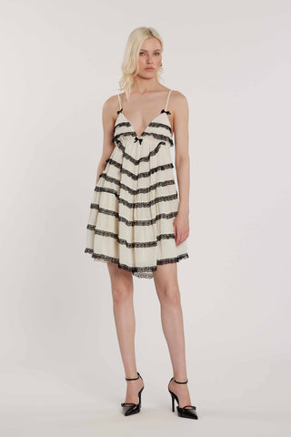 Abito SALMY corto smanicato con rouches pizzo più fiocchetti art. RDP2609009017 Donna Relish Primavera Estate 2026