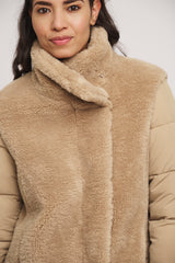 Piumino ecopelliccia ROUKE MIDI LENGTH FAUX FUR COAT WITH PADDED SLEEVES Rino & Pelle Autunno Inverno 2024/25 Sand