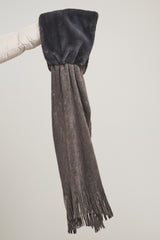 Sciarpa VLIEN SCARF WITH FAUX FUR DETAIL -Rino & Pelle Autunno Inverno 2024/25 Graphite