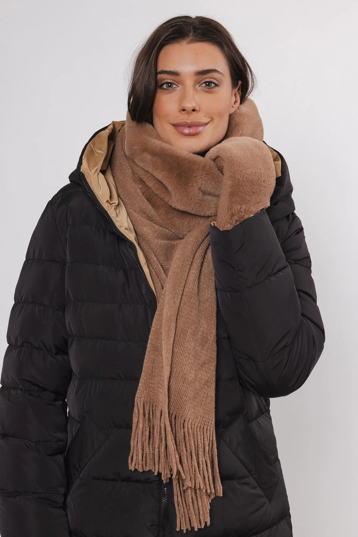 Sciarpa VLIEN SCARF WITH FAUX FUR DETAIL -Rino & Pelle Autunno Inverno 2024/25 Twig