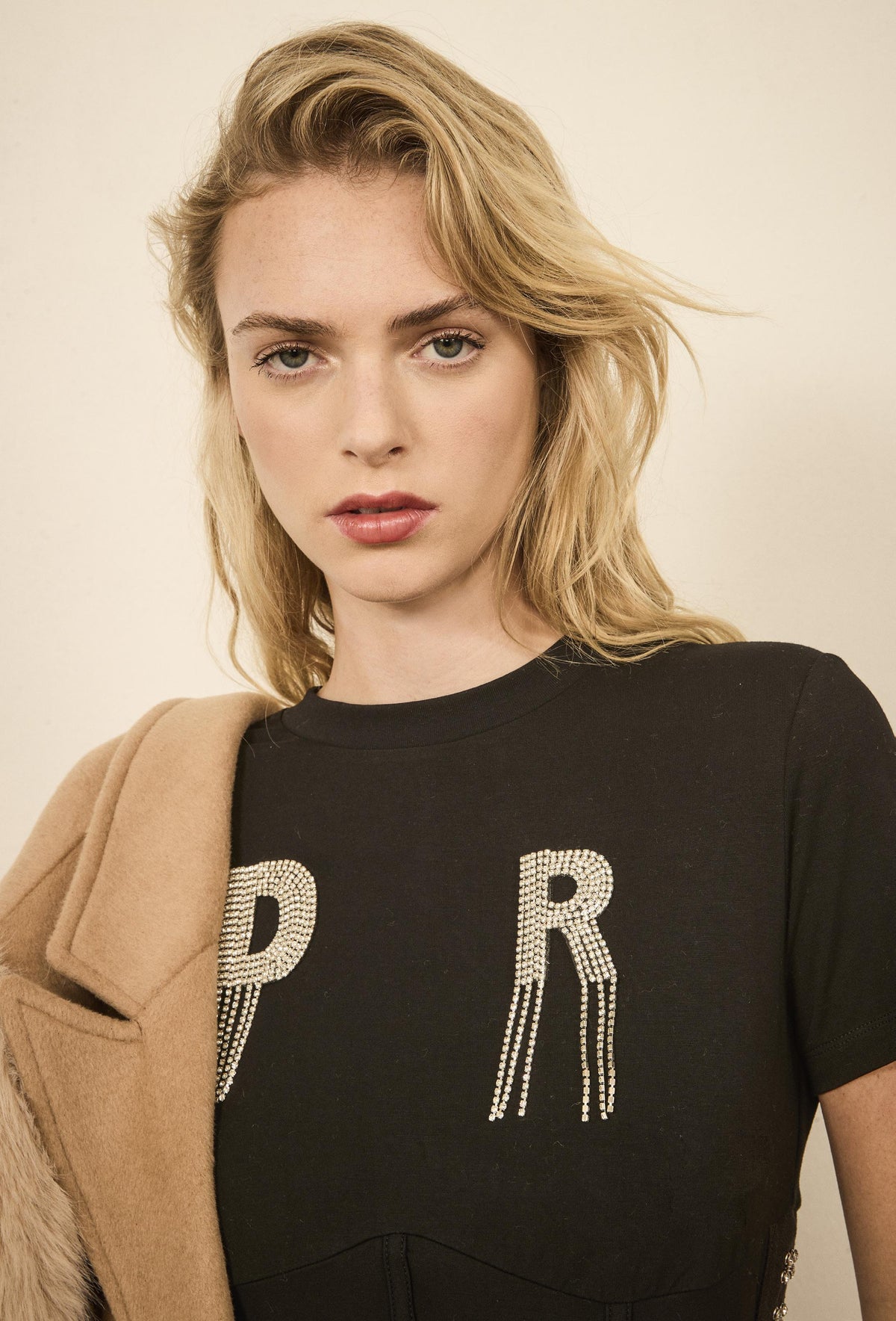 Camiseta con pins - art. 521DD64007 - Denny Rose Otoño Invierno 2025/26 