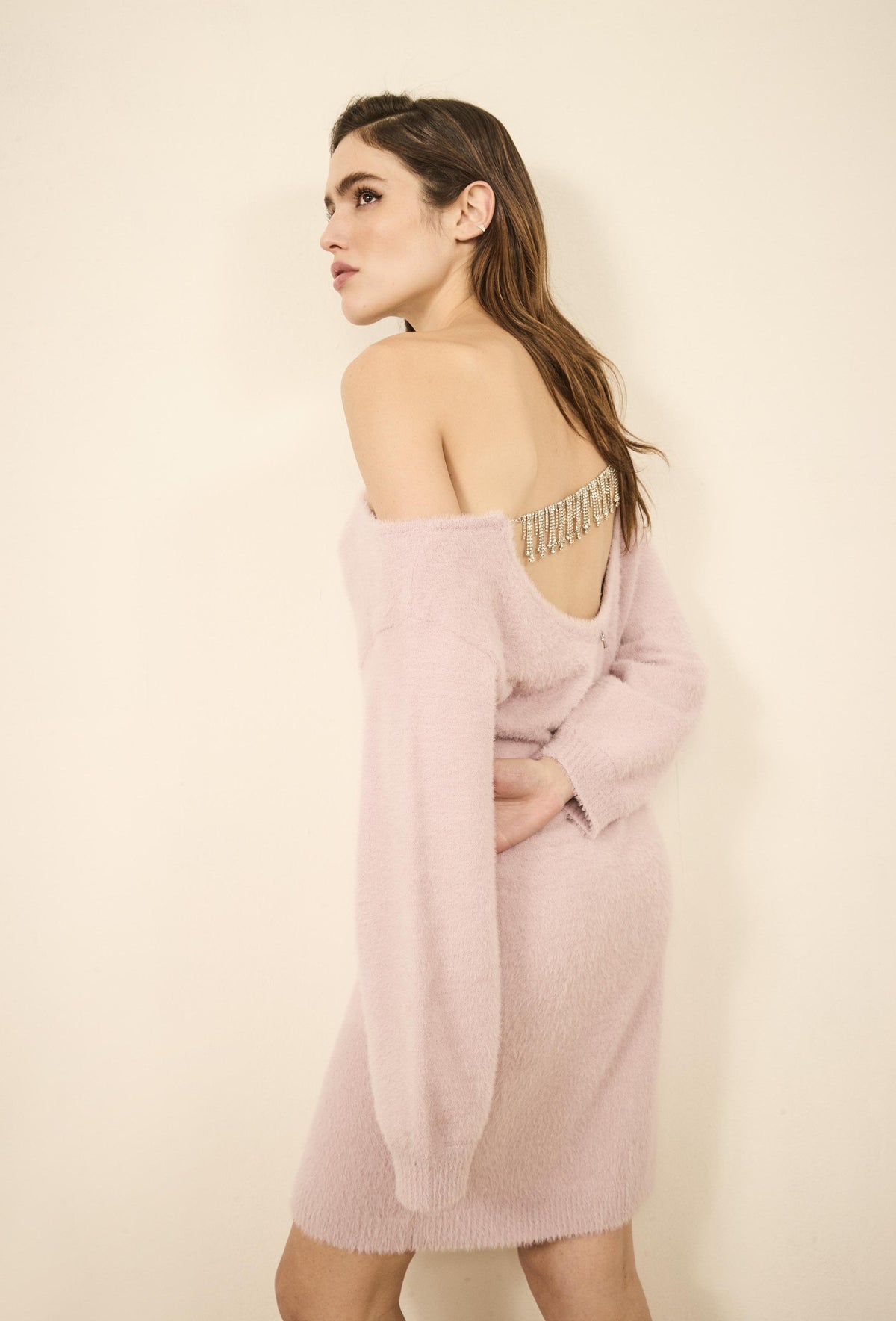 Vestido de punto con cadenas - art. 521DD13015 - Denny Rose Otoño Invierno 2025/26