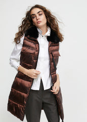 Gilet Midi Metallizzato Con Collo In Pelliccia - Lola Casademunt Autunno/Inverno 2024/25 - LF2401026