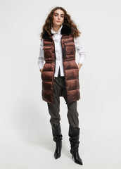 Gilet Midi Metallizzato Con Collo In Pelliccia - Lola Casademunt Autunno/Inverno 2024/25 - LF2401026