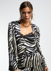 Blazer in raso stampa zebra  - Lola Casademunt Autunno/Inverno 2024/25 - LF2402008